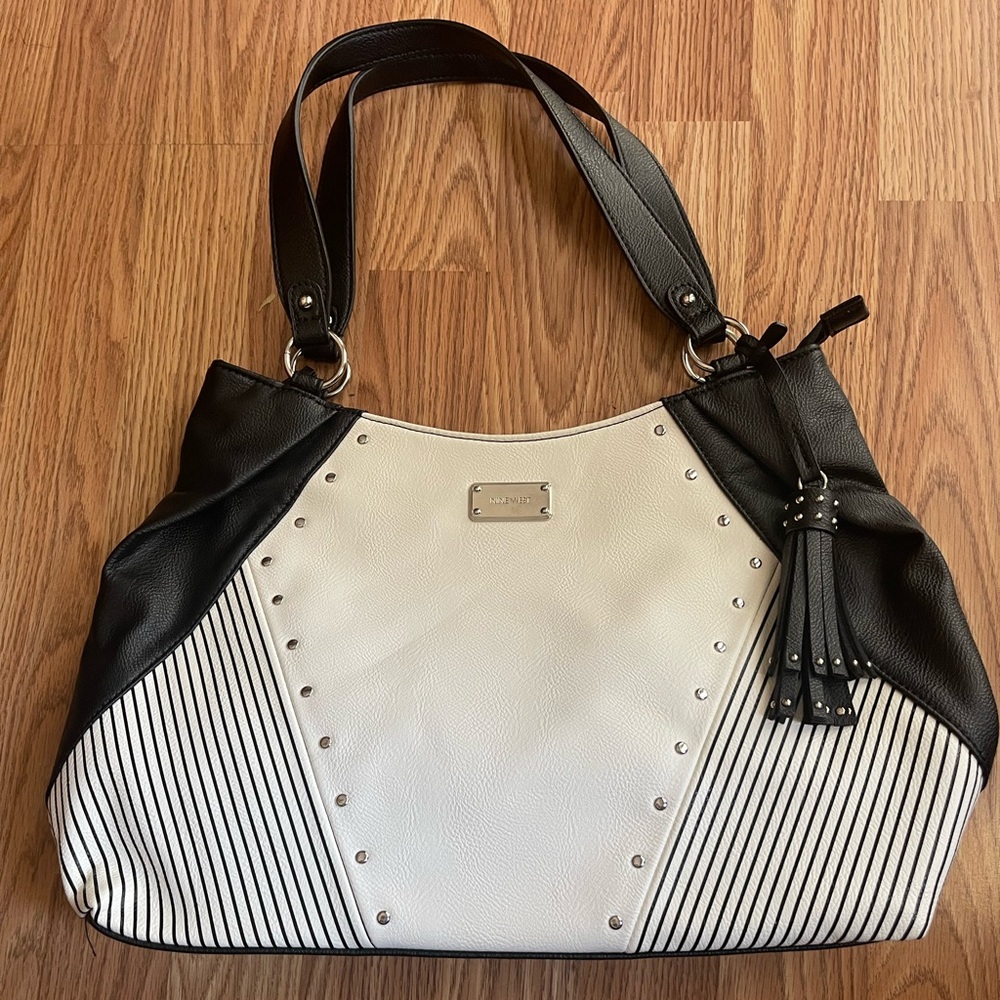 Women’s Nine West Handbag Navy & White length from handle to bottom 20